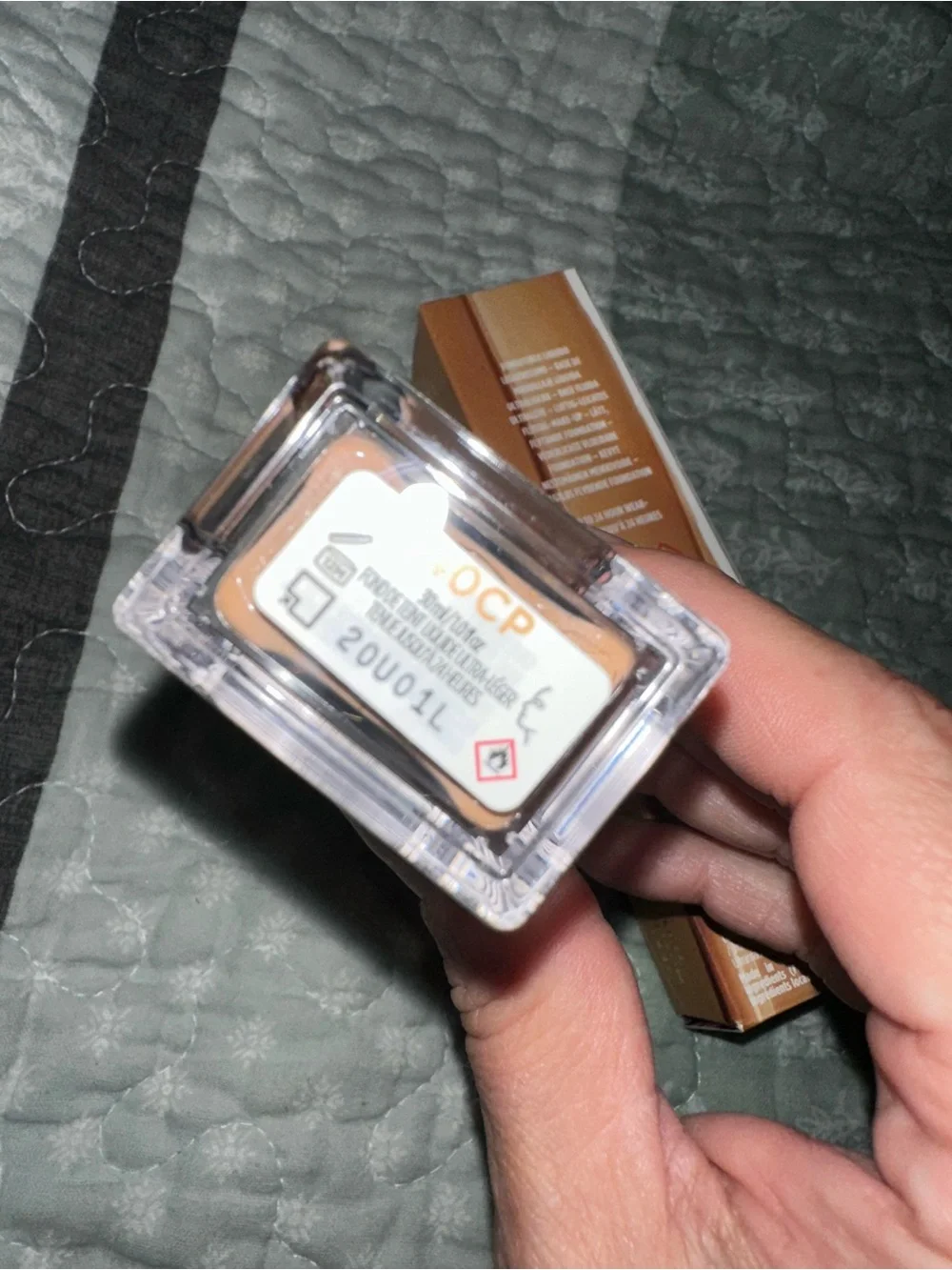 Urban Decay Stay Naked Liquid Foundation - 40CP